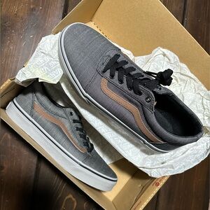 NEW Vans Ward sneakers